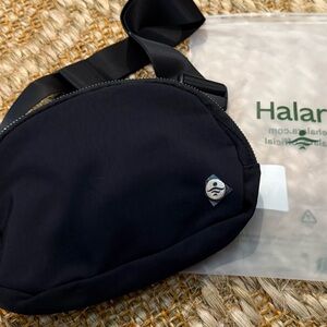 Halara Logo Casual Black Belt Bag